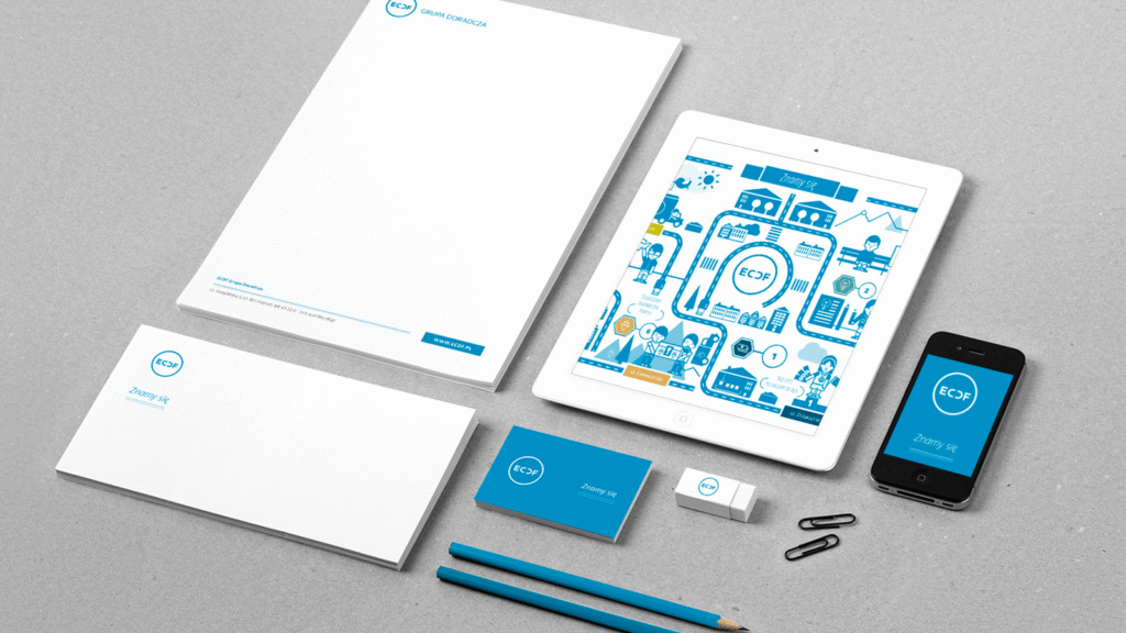 Zestaw materiałów brandingowych ECDF – teczka, wizytówki, papeteria i strona mobilna zaprojektowane w ramach rebrandingu grupy konsultingowej.